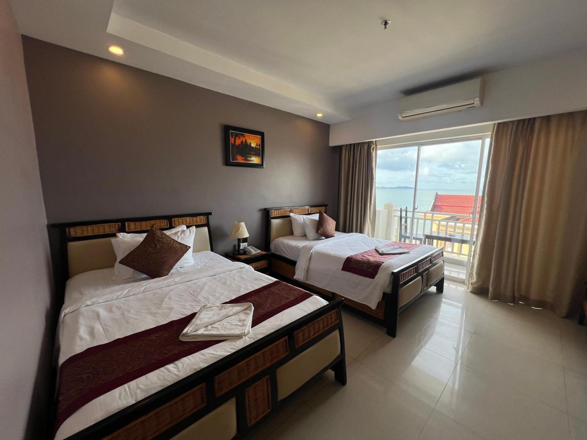 Aristocrat Residence & Hotel Сиханоуквил Екстериор снимка